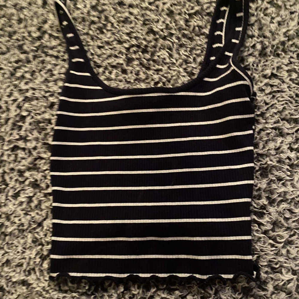 Dark blue and white striped crop top.